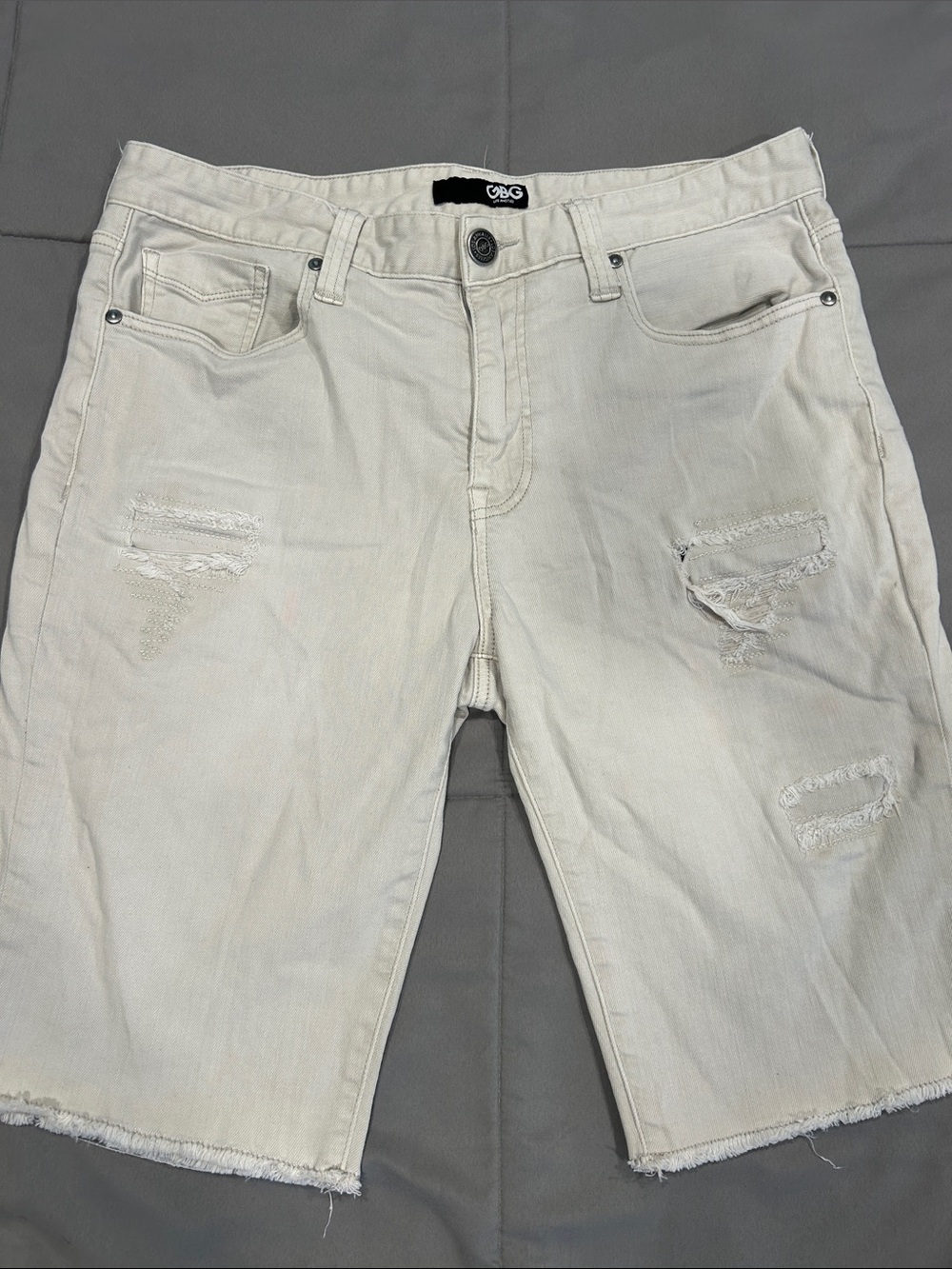 GBG Los Angeles Off-White Distressed Men’s Denim Shorts